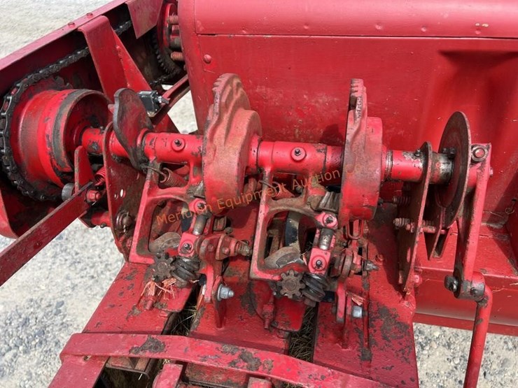 new-holland-69-image-12