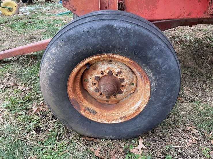 gravity-flow-wagon-image-12