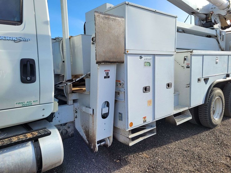 2013-international-harvester-sx525-truck-bucket-truck-image-12