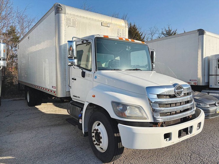 2020-hino-268a-image-1