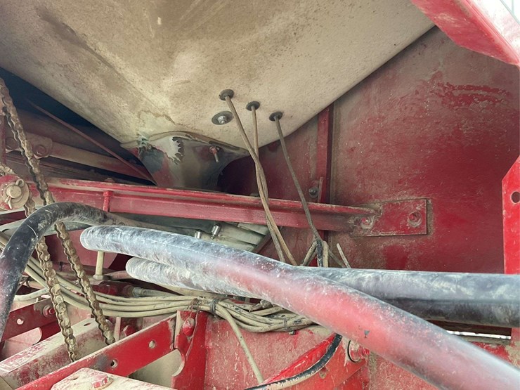 case-ih-cyclo-air-6-row-planter-image-33