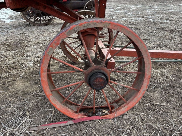 case-28x46-thresher-on-steel-image-46