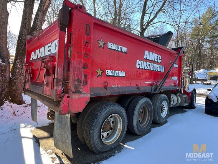 2007-peterbilt-379-tri-axle-dump-truck-image-5