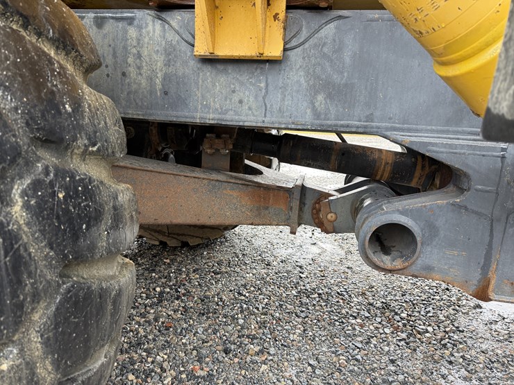 2004-komatsu-hm400-1-image-22