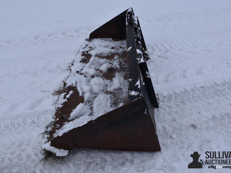 cat-material-bucket-image-8