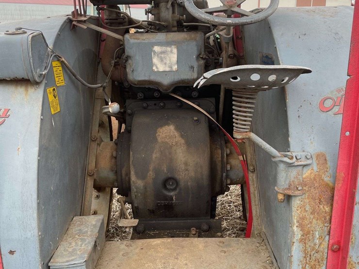 rumley-25-40-wide-front-on-steel-image-45