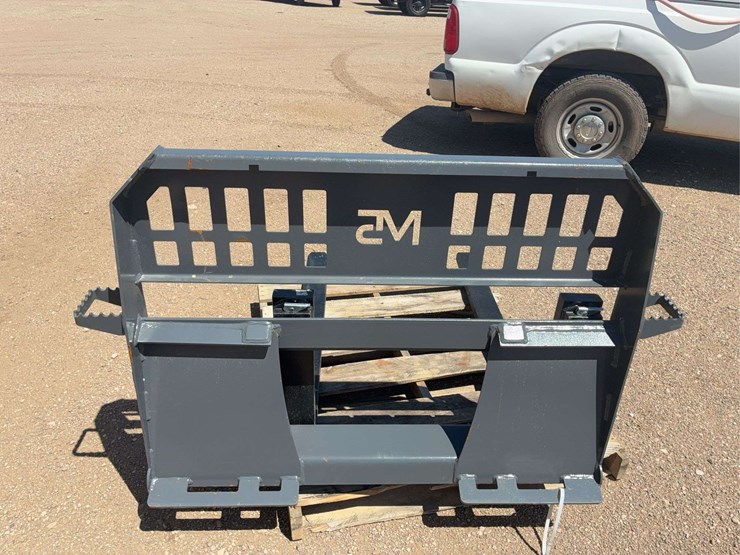 skid-steer-pallet-forks-image-2