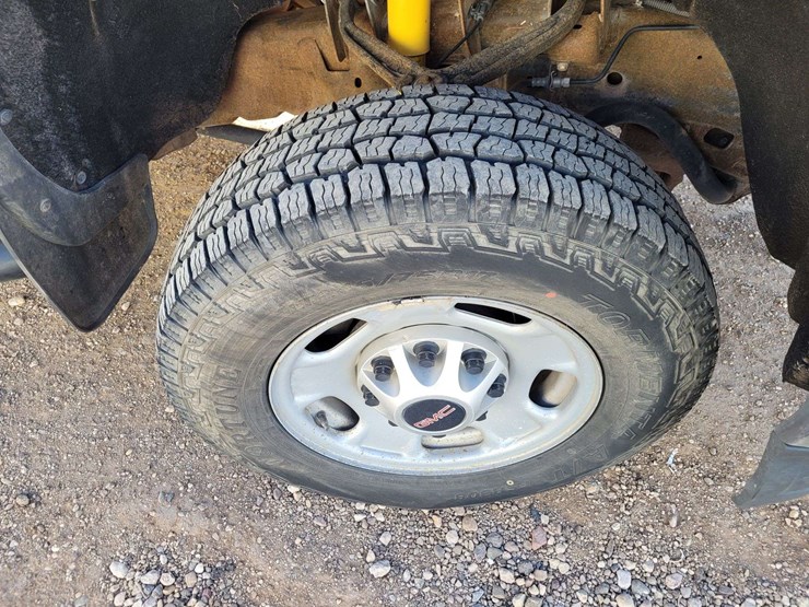 gmc-sierra-2500-image-18