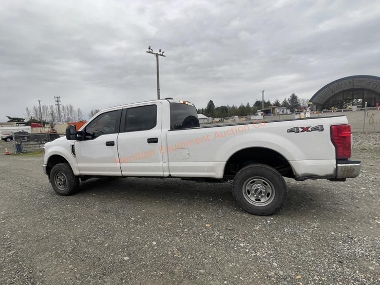 2021-ford-f350-xl-image-3