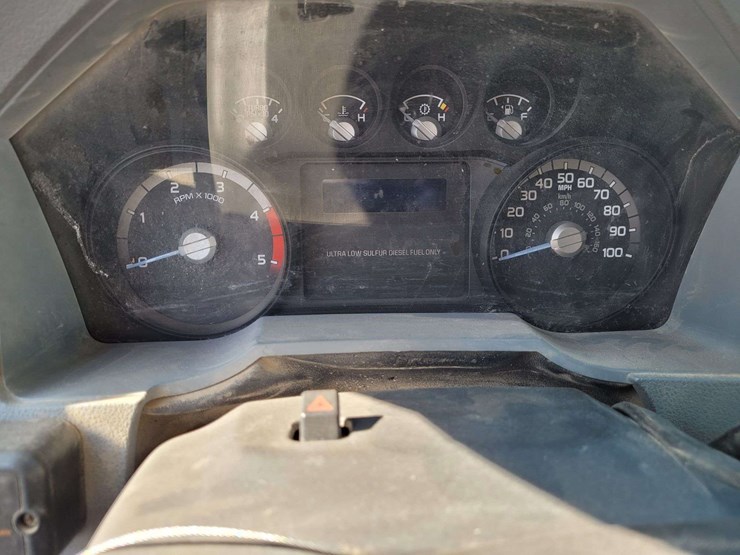 2016-ford-f550-image-15