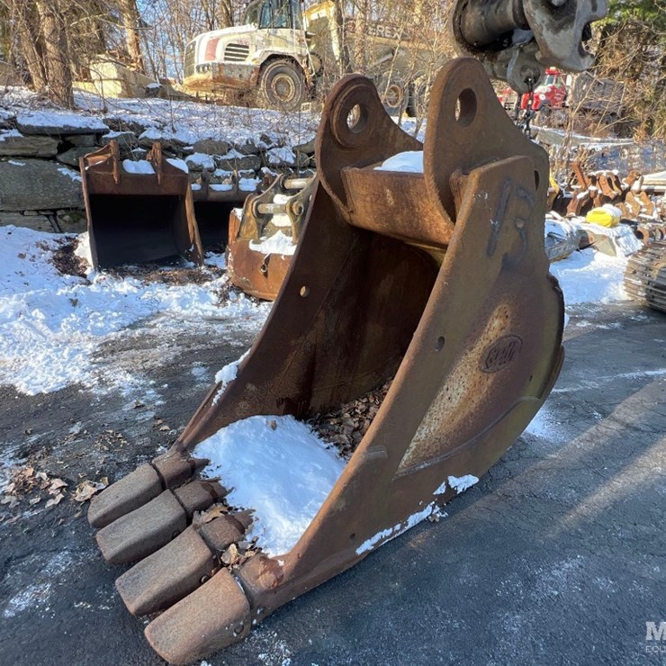 36 670 Digging Bucket