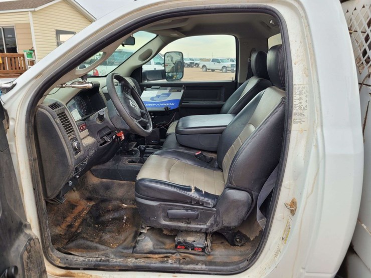 2012-ram-5500-chassis-regular-cab-2d-bucket-truck-image-9