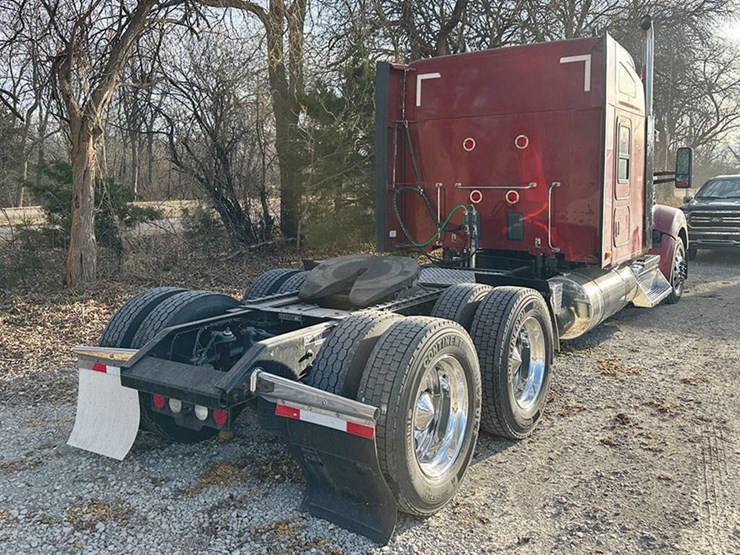 2021-kenworth-w990-image-4