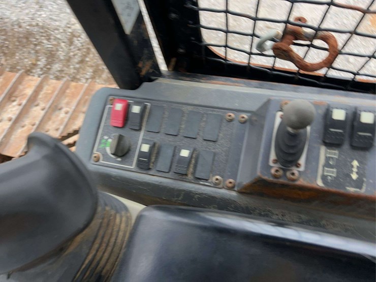 2015-caterpillar-d5k2-lgp-image-42