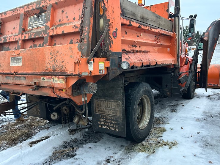 caterpillar-10-image-3