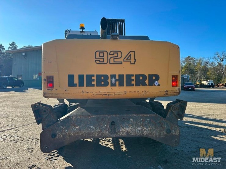 2012-liebherr-924c-wheeled-excavator-image-5