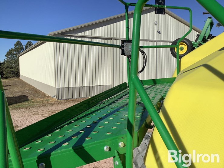 2017-john-deere-1890c-1910t-air-seeder-&-commodity-cart-image-16