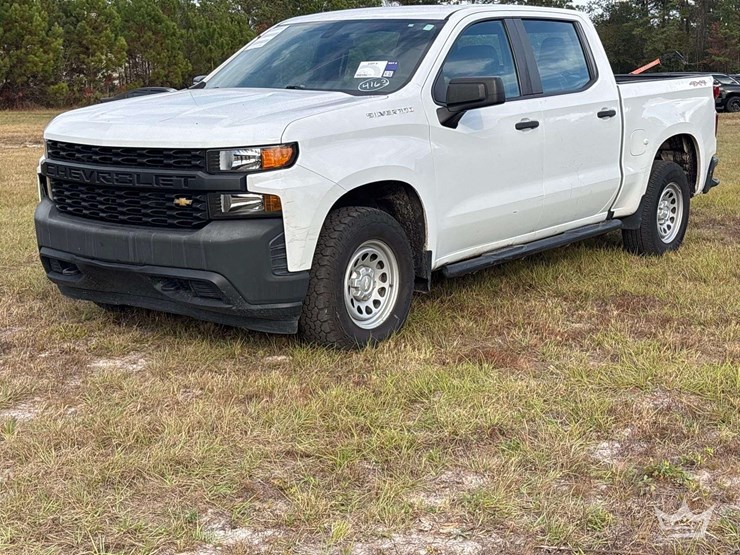 2021-chevrolet-silverado-1500-image-1