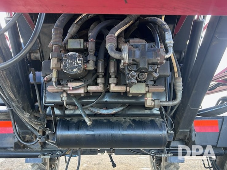 case-ih-patriot-3330-image-18