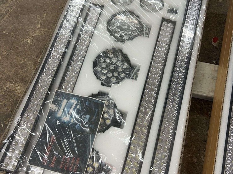 16pc-unused-led-worklights-image-3