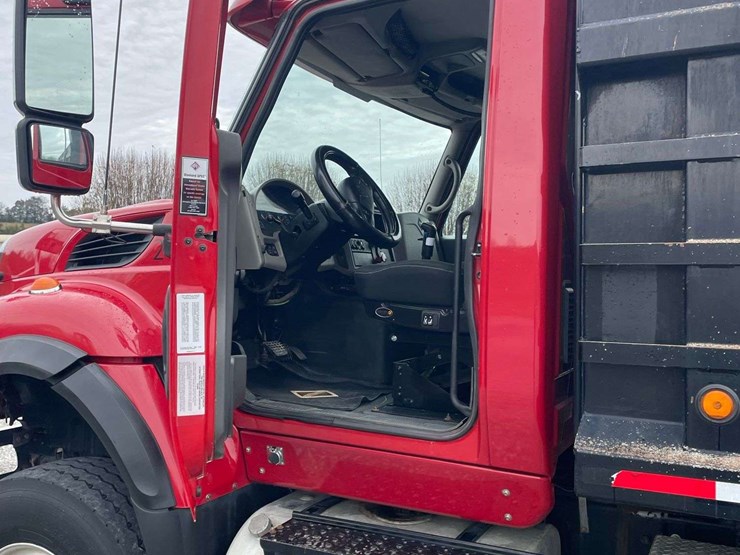 2009-international-7600-image-2