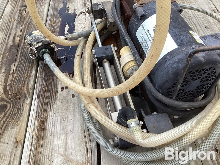 johnson-blue-fertilizer-pump-image-13