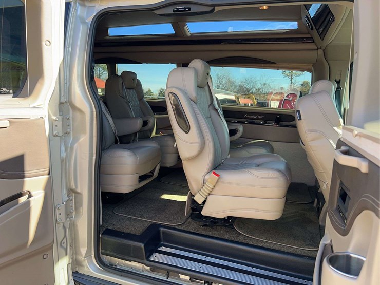 2019-ford-transit-image-13