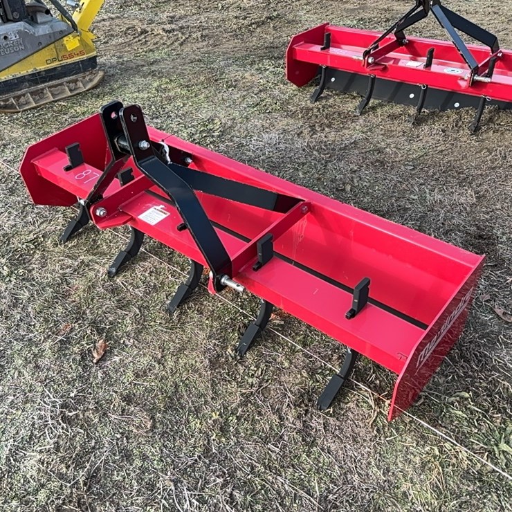 NEW UNUSED MAHINDRA 20KBS1072-M BOX BLADE TRACTOR ATTACHMENT