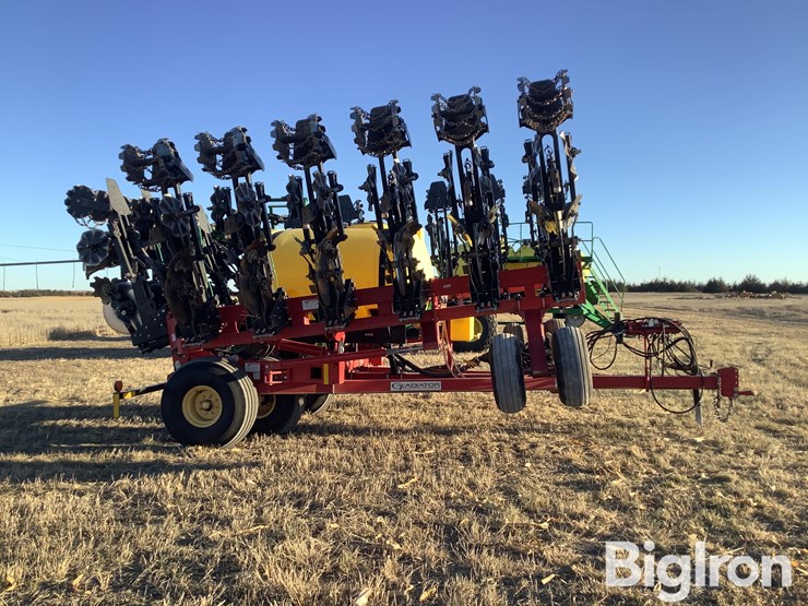 2012-krause-gladiator-16r30-strip-till-machine-image-4