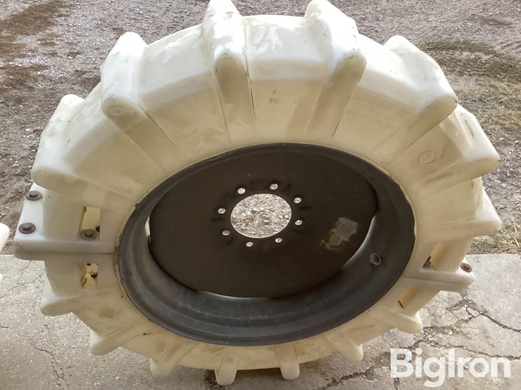 mach-2-11.2x24-airless-pivot-wheels-image-9