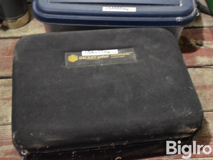 dickey-john-mini-gac-moisture-tester-image-3