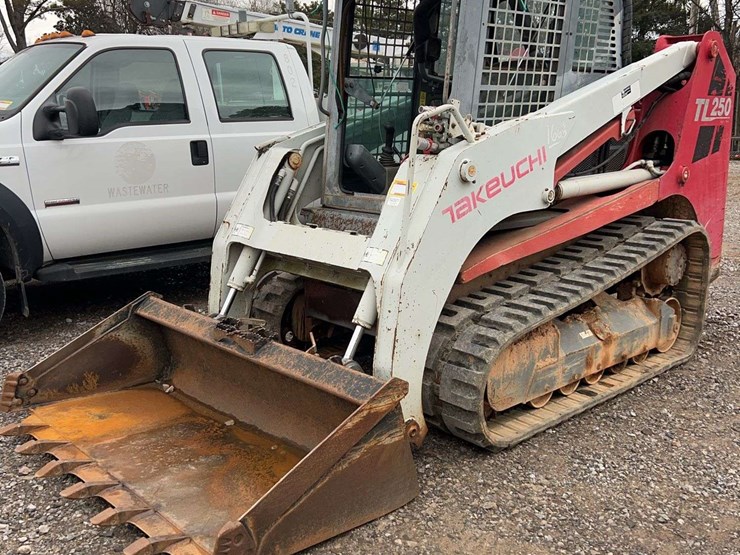 takeuchi-tl250-image-1