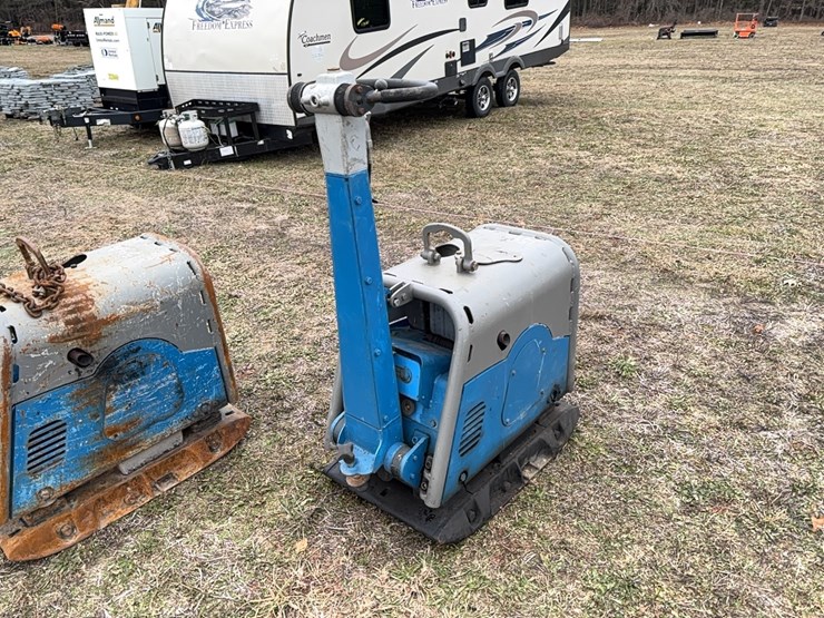 cr7-plate-compactor-support-equipment-sn:6011586-image-1