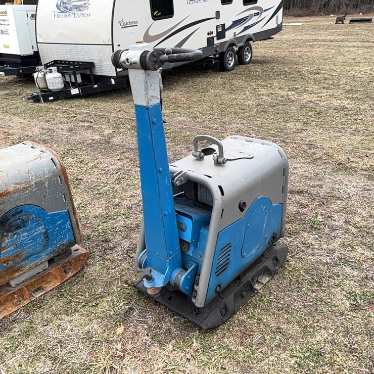 CR7 PLATE COMPACTOR SUPPORT EQUIPMENT SN:6011586