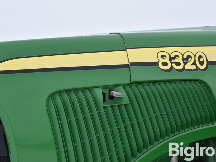 john-deere-8320-image-11
