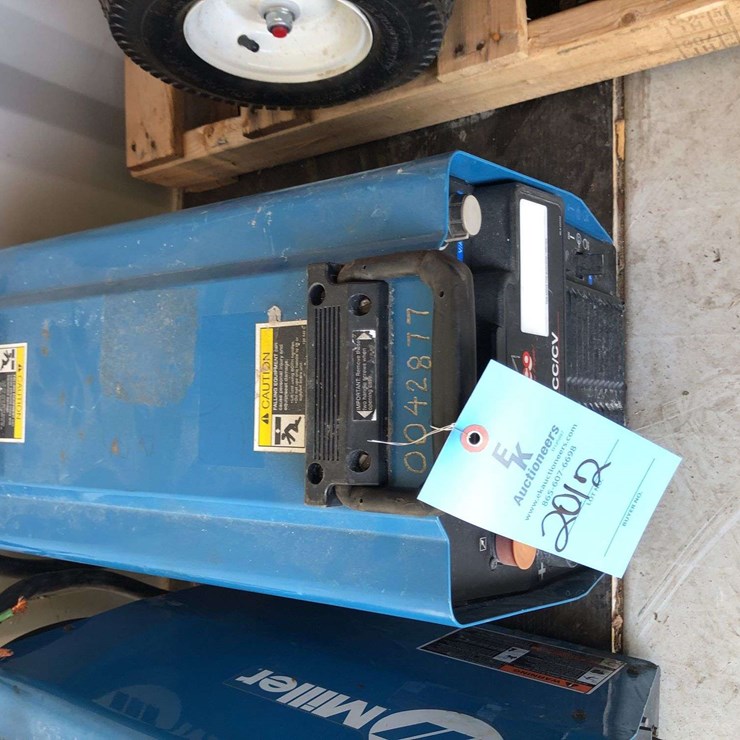 MILLER XMT 350 CC/CV SINGLE R 3 PHASE WELDER