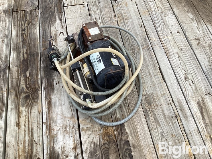 johnson-blue-fertilizer-pump-image-8