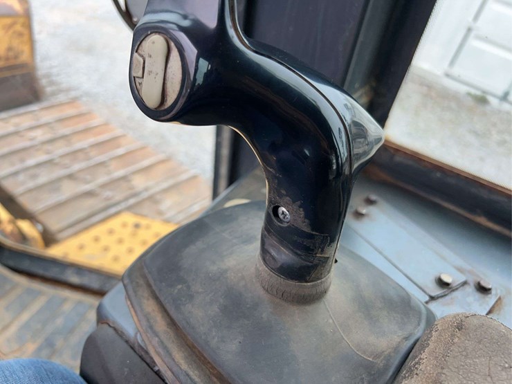 2007-deere-750j-image-38