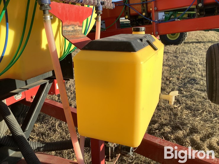 2012-krause-gladiator-16r30-strip-till-machine-image-11