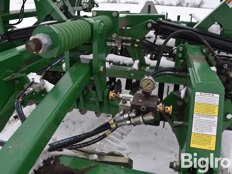 great-plains-2400tm-image-11