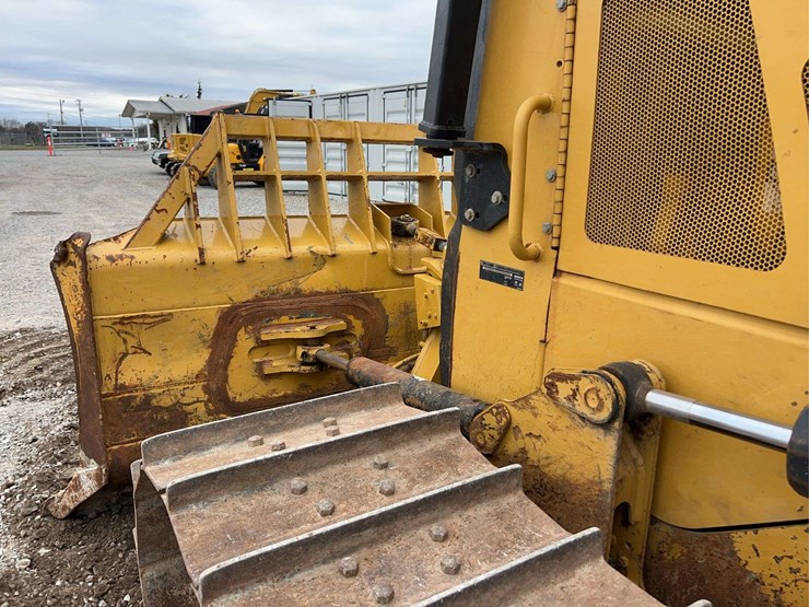 2015-caterpillar-d5k2-lgp-image-40