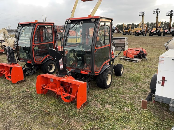 2022-kubota-f2690-snow-utility-tractor-sn:14315-image-1