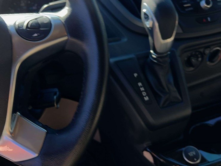 2019-ford-transit-image-36