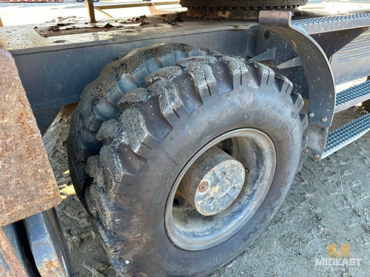 2012-liebherr-924c-wheeled-excavator-image-30