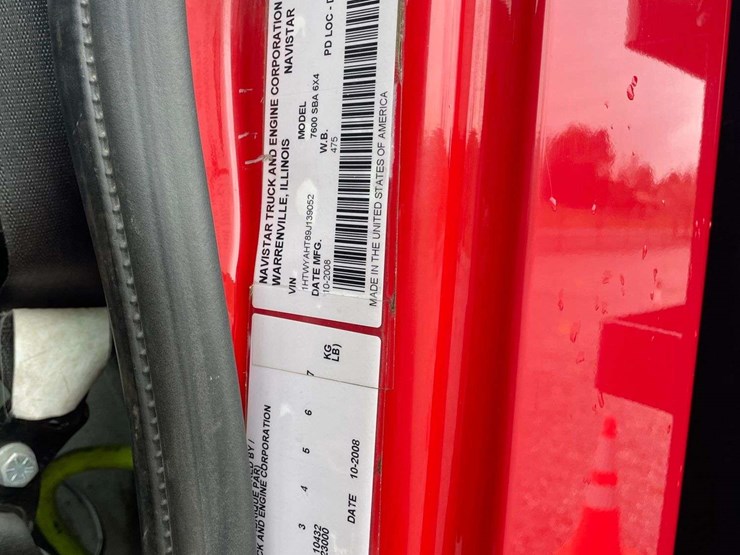 2009-international-7600-image-13