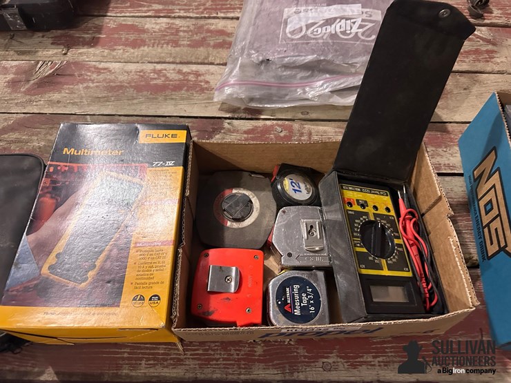 multi-meters-&-tape-measures-image-1