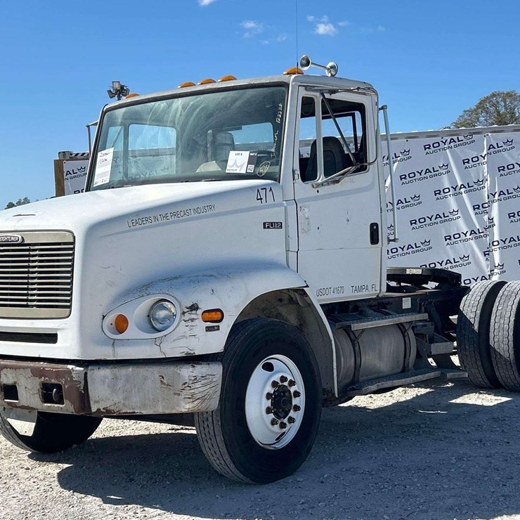 2000 FREIGHTLINER FL112