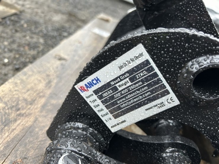 2025-ir-log-grapple-bucket-image-2