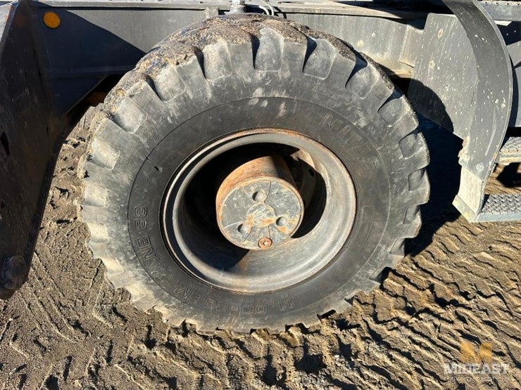 2012-liebherr-924c-wheeled-excavator-image-26