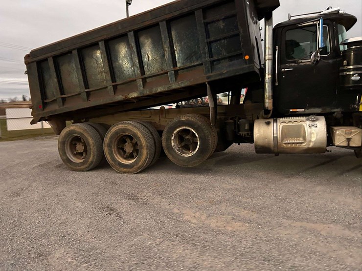 1995-mack-rd688s-image-13